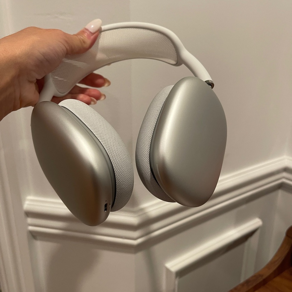 Apple headphones |  air pods Max silver